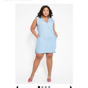 SLEEVELESS V NECK SHIFT DRESS